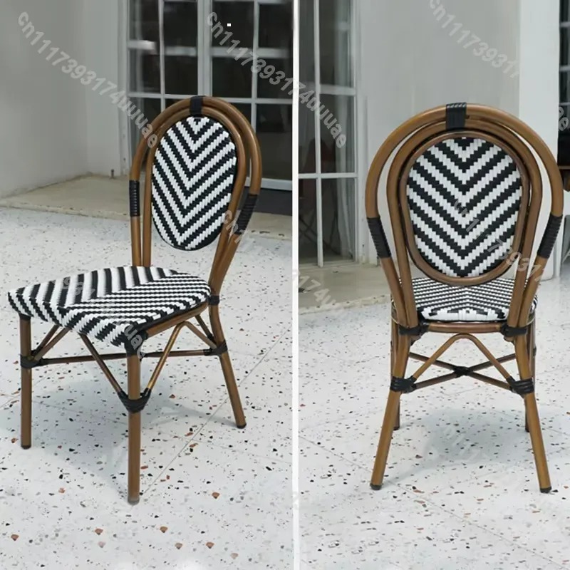 Stapelbarer Rattanstuhl im fra – Outdoor Furniture Cafe Bewertung und Preis