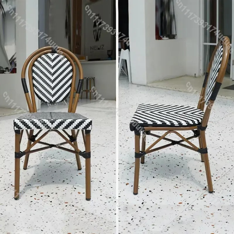 Stapelbarer Rattanstuhl im fra – Outdoor Furniture Cafe Bewertung und Preis